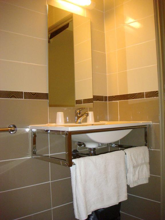 Hotel De L'Ariana Marseille Room photo